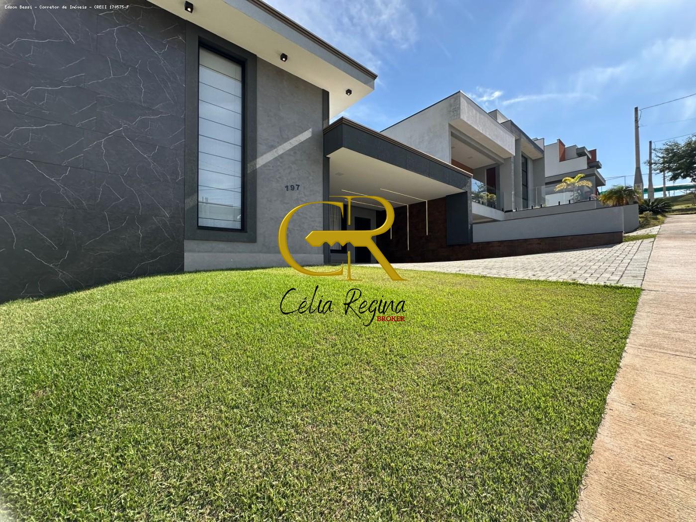 Casa em Condomínio